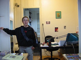 Je forme Carole à l'interface de gestion du site des Editions AS