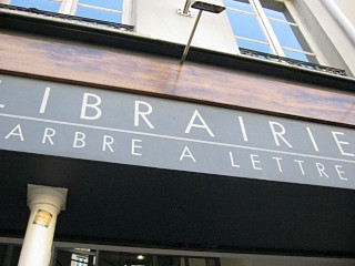 Nous passons à la libraire l'Arbre à Lettres
