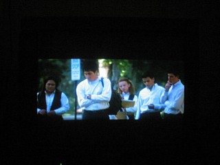 Nous regardons le film