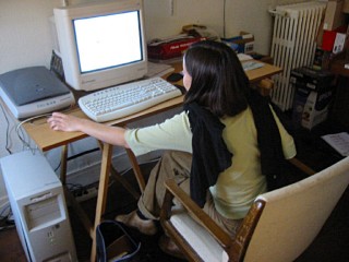 Emilie vient travailler