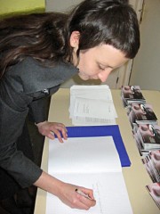 Karine installe un livre d'or