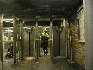 Nous prenons le métro