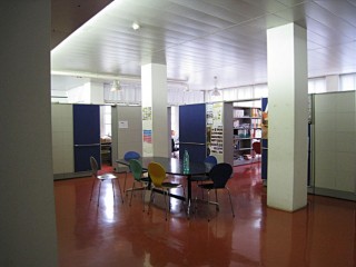 Je vais à l'administration