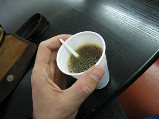 Je bois un café