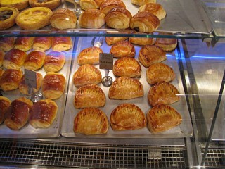 J'achète un chausson aux pommes et un coca