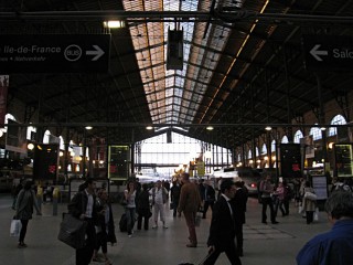 Le hall de la gare
