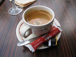 Je bois un café