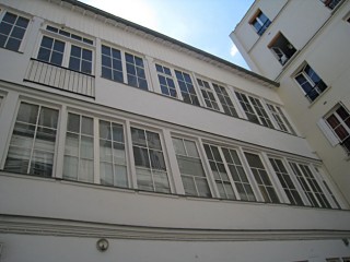 Je vais au bureau
