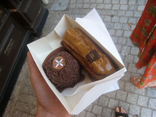 J'achète des gateaux