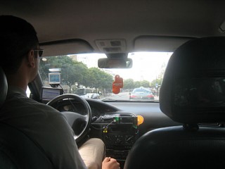 Je monte dans un taxi