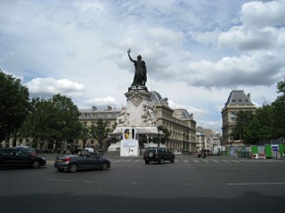 Je sors à République