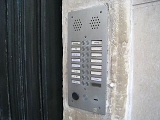 Je sonne chez ma psychanalyste