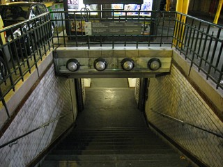 Nous prenons le métro