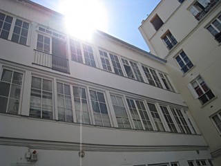 Je vais au bureau