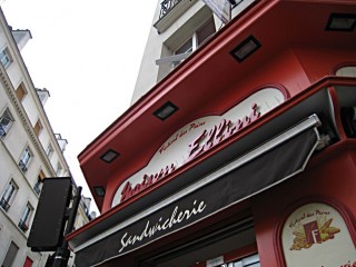 Je vais à la boulangerie