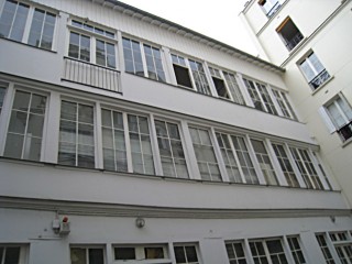 Je vais au bureau