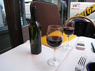 Nous buvons du vin