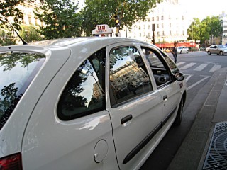 Je prends un taxi