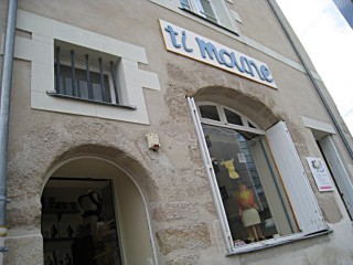 Je retourne au magasin que j'ai repéré l'autre jour