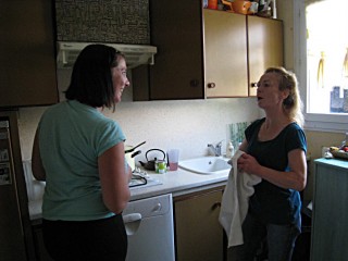 SR et Josiane sont dans la cuisine