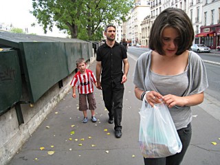 Swen se plaint toujours d'avoir mal au pied
