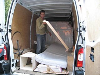 Nous chargeons la camionnette