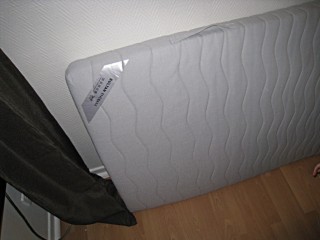 Il nous prête un matelas pour Estée