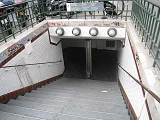 Nous prenons le métro