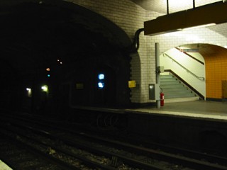 Nous prenons le métro