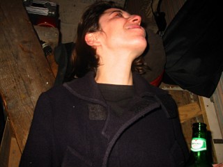 Une fois arrivés nous disons bonjour à Nathalie. C'est elle qui organise la soirée