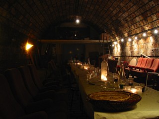 Une autre salle dans laquelle un grand dîner a eu lieu