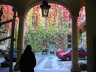 Une cour intérieure
