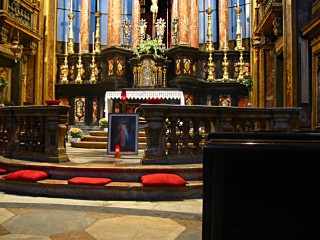 Nous visitons une autre église