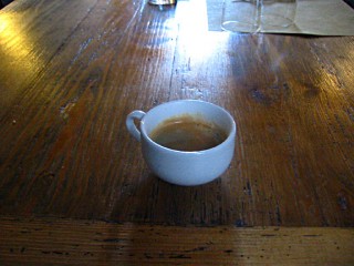 Je bois un café