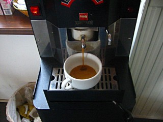 Je bois un café