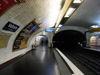 Je descends à Voltaire