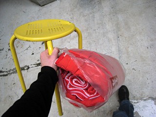 Je descends un tabouret et un duvet