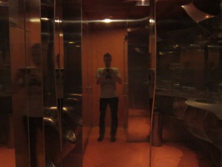 Je vais aux toilettes