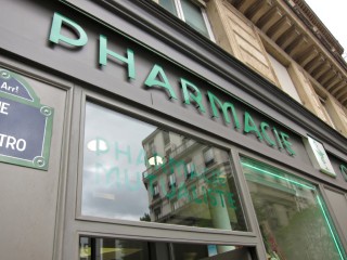 Je vais à la pharmacie