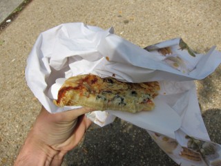 Je mange une tarte