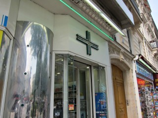 Je vais à la pharmacie