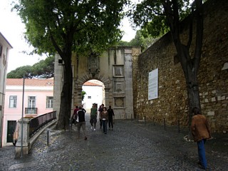 Nous approchons de l'entrée du chateau