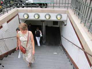 Je descends dans le métro