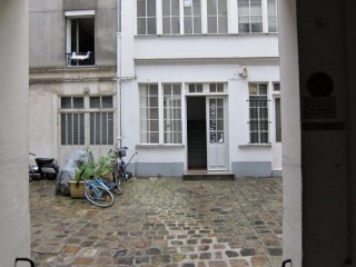 Je vais au bureau