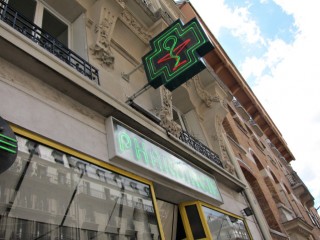Je vais à la pharmacie