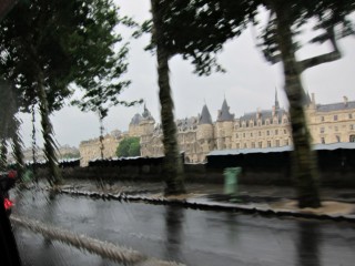 Nous prenons un taxi
