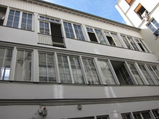 Je vais au bureau