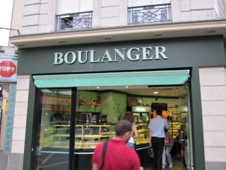 Je vais à la boulangerie