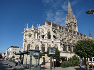 Je passe devant la cathédrale