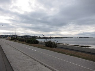 Je longe la côte